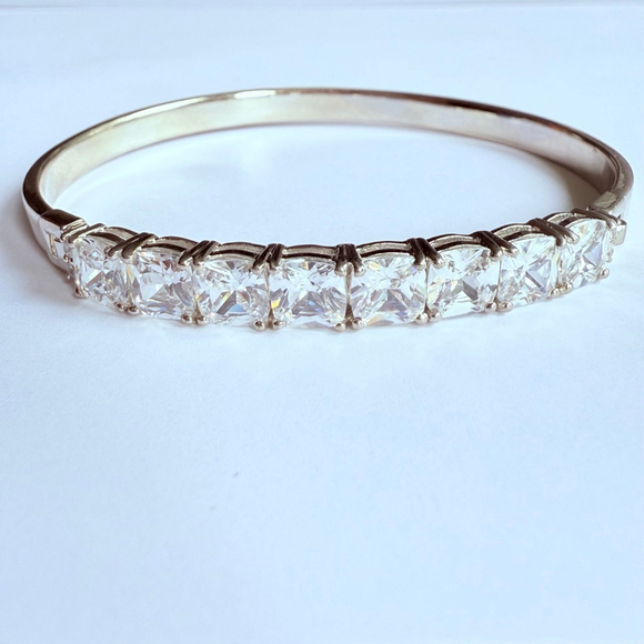 8.25CT Cushion Cubic Zirconia CZ 925 Sterling Silver 6mm Hinged Bangle Bracelet - Picture 1 of 10